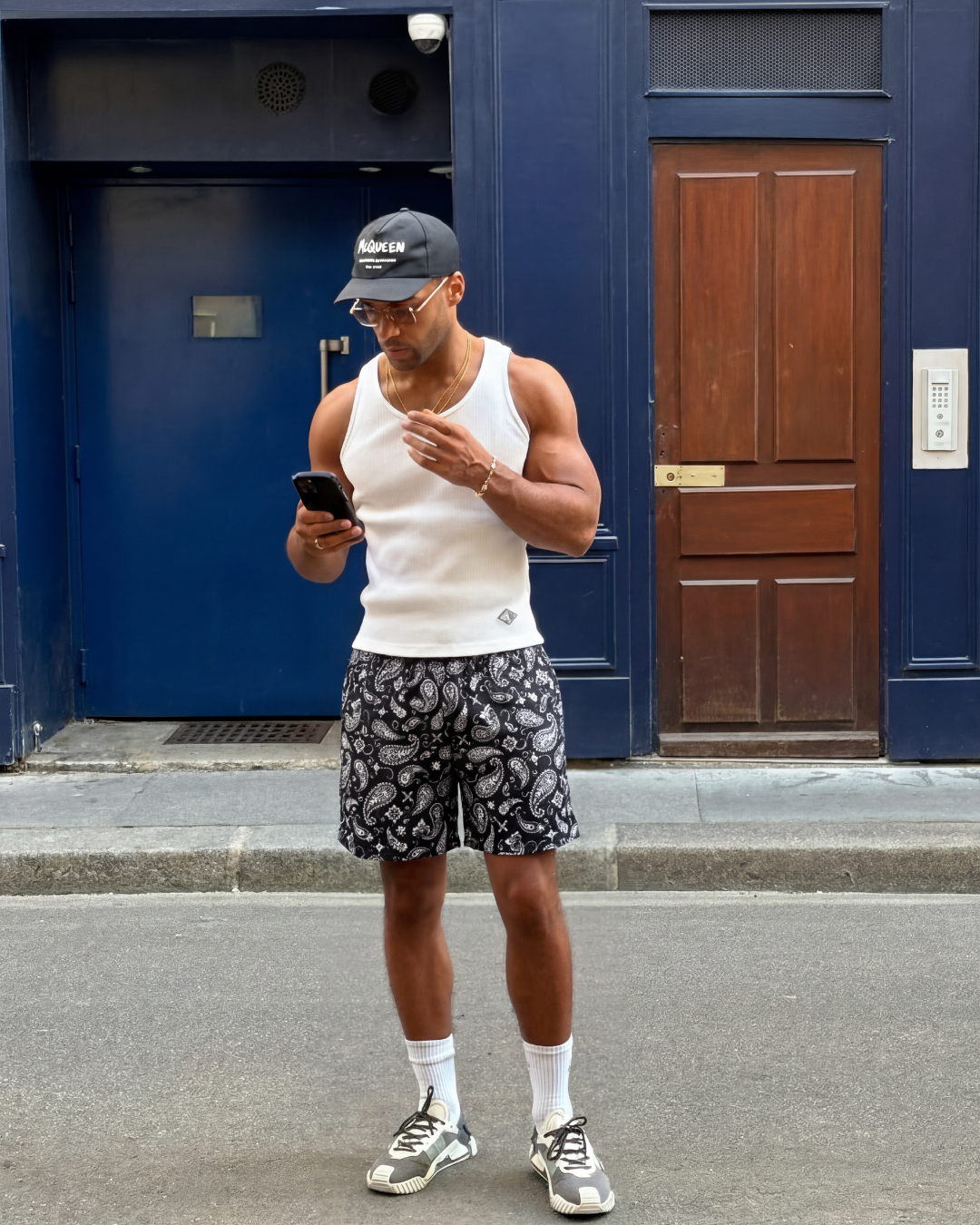 Pantalones cortos de malla - Negro con estampado paisley blanco